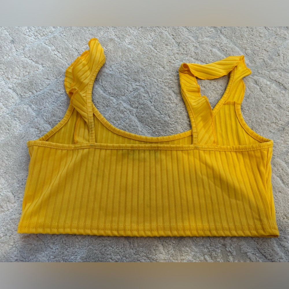 Pretty Little Thing Yellow π Ruffled Cropped Top - Picture 4 of 6